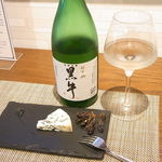 カゼウス - チーズに合う日本酒と日本酒に合うチーズで￥８５０☆♪