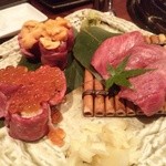 和牛焼肉 とびうし - 握り三種。雲丹・いくら・炙り握り