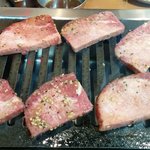 厚切り上トロタン　2124円