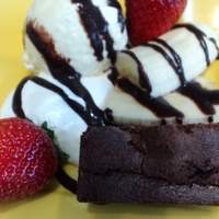 リラッサ - チョコパフェにいちご添えてみました♪