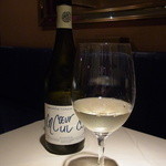 BAR a VINS Le Plein - グラスの白ワイン、トゥーレーヌ・ソーヴィニヨン（９８０円）