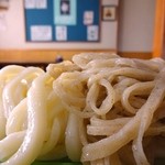 純手打うどんそばしみず  - そばとうどんの合い盛り　600円　