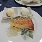 ラ・フレッチャ - 2015/4 Dolce　ハチミツのジェラート
      メロンのジェラート
      グランマニエ風味のチーズケーキ