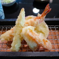 紗羅餐 本店 - 季節の野菜と海老の天婦羅