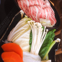 銀座しゃぶ通 マロニエゲート店 - 野菜とお肉