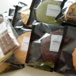 カズノリ イケダ アンディヴィデュエル - 焼き菓子とチョコレートはテイクアウトで。