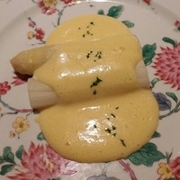 ビストロ ボンファム - ホワイトアスパラガス、オランデーズソース！