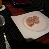 ラトリエ ドゥ ジョエル・ロブション - ツナみたいなのが乗っかった前菜