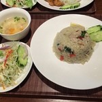 本格タイ料理バル プアン 三軒茶屋 - カオパッゲンキョウワン