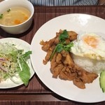 本格タイ料理バル プアン 三軒茶屋 - 鶏の唐揚げランチ