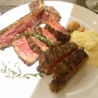 BLT STEAK  ROPPONGI - ポーターハウス♡ひっさしぶりに食べました！赤身だけど柔らかくて最高♡焼き加減も好みでした♪これだけタンパク質摂った翌朝は肌の調子がすこぶる良かったwやっぱり人間動物性蛋白質って必要なんだな〜。
