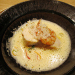 山地陽介 - 【4】車海老 地鶏 海と山の幸。ココナッツミルク風味でコク深いスープ