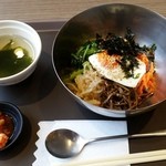 梁の家 ダイバーシティ東京プラザ店 - ビビンパ \700（消費税８％込）