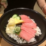 鈴木水産 外宮参道店 - 伊勢マグロ丼