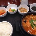 Korean Bistro Haneulchan - ズンドゥブ チゲ セット。