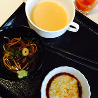 オチェーアノ - 蕎麦とトロロとポタージュスープ