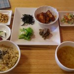 自然食カフェ＆レストラン おひさま - マクロビ定食780円