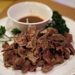 東京穆斯林飯店 - 茹でラム肉のニンニクソース