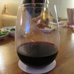 Three - ワインのグラスもありました。