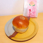 平井製菓 - ひめ桃あんパン（￥237）。5～8月の限定商品です