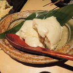 Sumibi Yakitori Gombei - 生ゆば豆腐の冷奴。
      とろける食感で美味しい～♪