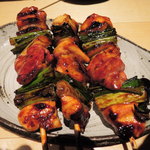 Sumibi Yakitori Gombei - 丹波黒どり　ねぎま。
      お肉が新鮮で臭みが全然ありません。