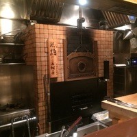 北新地 福多亭 The Ukai - 肉を焼く窯