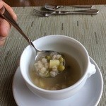ジョウハナーレ - 大麦とグリーンピースのスープ