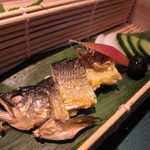 懐石カフェ 蛙吉 - 鮎の押し寿司風サラダ