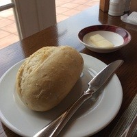 ジョウハナーレ - 焼きたてモチモチのパン