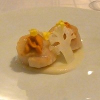 ポンテ デル ピアット - 帆立貝のソテーと生ウニ　カリフラワーのクレマ
