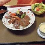 日本料理あじさい - ステーキ丼