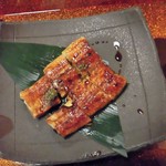 日本料理あじさい - 釜のご飯の上に乗り切らない蒲焼が別皿で。