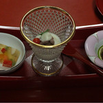 和田金 - 野菜のゼリー、玉葱と牛乳のムース、しぐれ煮