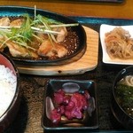 炭五 - 三崎　鮪ステーキ定食　850円
