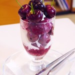 フルーツパーラーフクナガ - アメリカンチェリーパフェ