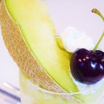 フルーツパーラーフクナガ - メロンパフェ