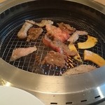 百えん屋 - 