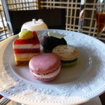 ザ・ロビーラウンジ - マカロンと、ケーキ☆☆☆