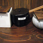 ろくの家 大黒 - 卓上オプションその２。ゴマ、紅ショウガ、辛子高菜