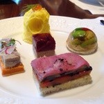 ザ・ロビーラウンジ - 一皿目は、サンドイッチ♪