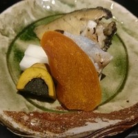 うち山 - カラスミの横にあるのはあわびの肝