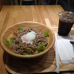 サラディッシュ - スペシャルのソバ