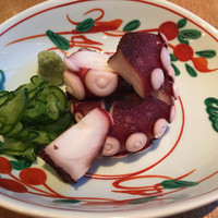ひつまぶし名古屋備長 マロニエゲート銀座1店 - たこぶつ。味は普通。やはりお値段が••••(｡-_-｡)
                これで1,400円近くするんじゃなぁ〜(ｰ ｰ;)