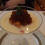 ラトラス - 「オマール海老のコンソメジュレとカリフワラーのブルーテ函館産ウニとキャヴィア添え 」