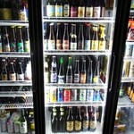 伊勢屋鈴木商店 - 世界各国のビールあります