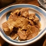 たん焼 忍 - たんの生姜煮700円。濃い味でビールに合う♪