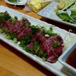 くつろぎ亭ひこべえ  - 東伯和牛のタタキ