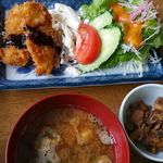 Wakaba - 牛ホルモン焼と魚フライ定食750円