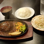 ハンバーグランチ750円